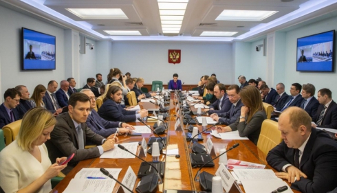 В Совете Федерации обсуждают правовое просвещение граждан, нотариат участвует в программе